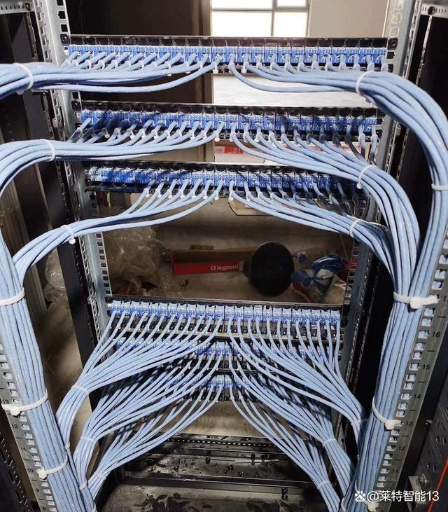 办公楼系统集成布线2022已更新(实时/沟通)-机房建设-弱电工程-综合布