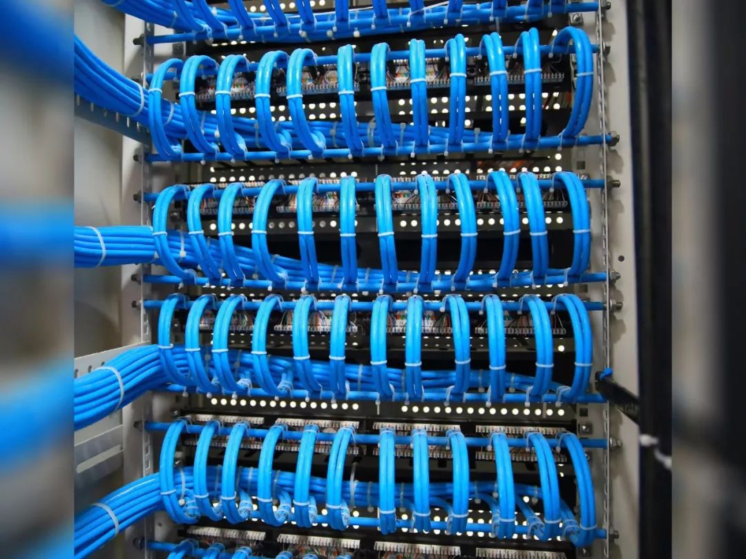 弱电工程布线标准图例与工程实践鉴赏——以北京嘉恒设备安装有限公司为例